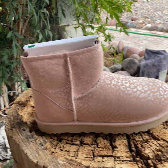 UGG Classic Mini Snow Leopard - Picture 2 of 7